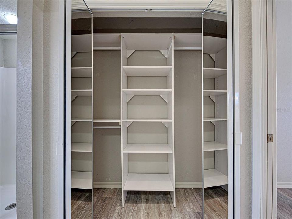 For Sale: $285,000 (3 beds, 2 baths, 1383 Square Feet)