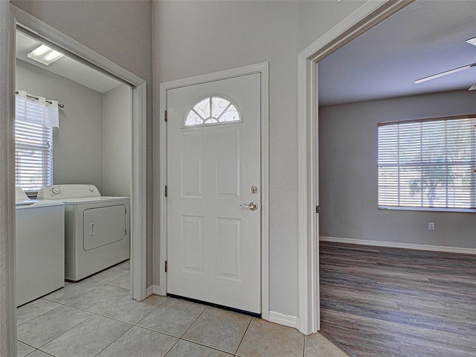 For Sale: $285,000 (3 beds, 2 baths, 1383 Square Feet)