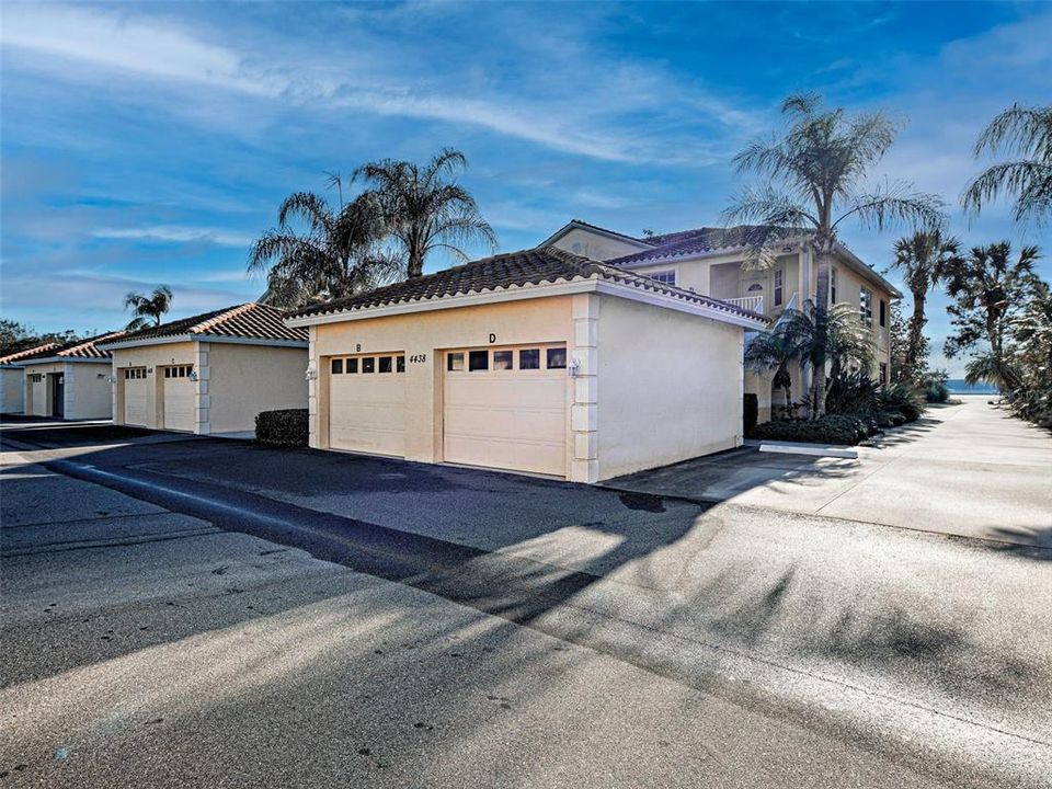 For Sale: $285,000 (3 beds, 2 baths, 1383 Square Feet)