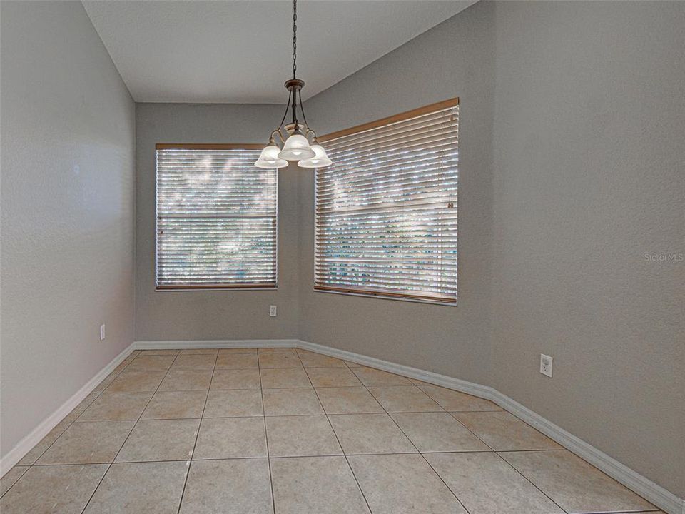 For Sale: $285,000 (3 beds, 2 baths, 1383 Square Feet)