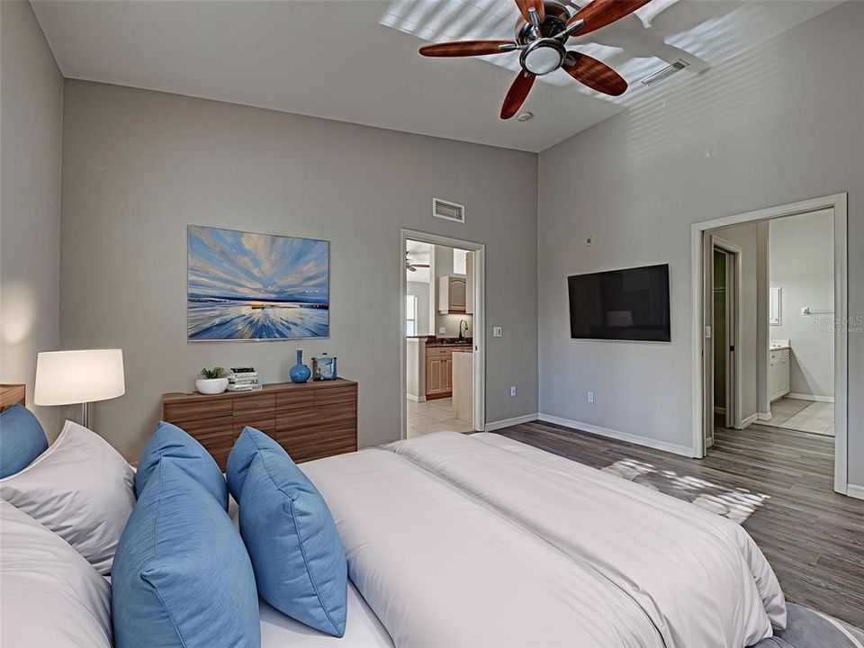 For Sale: $285,000 (3 beds, 2 baths, 1383 Square Feet)