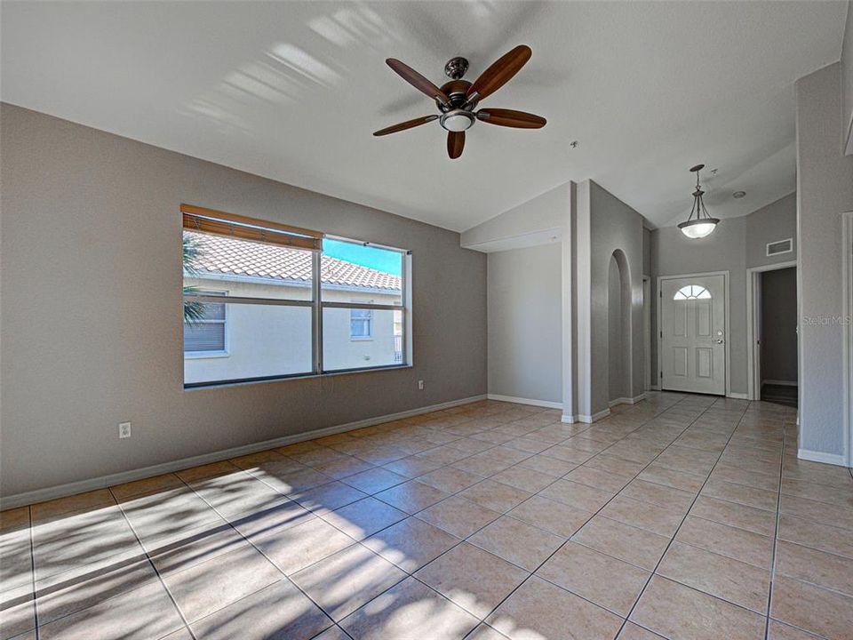 For Sale: $285,000 (3 beds, 2 baths, 1383 Square Feet)