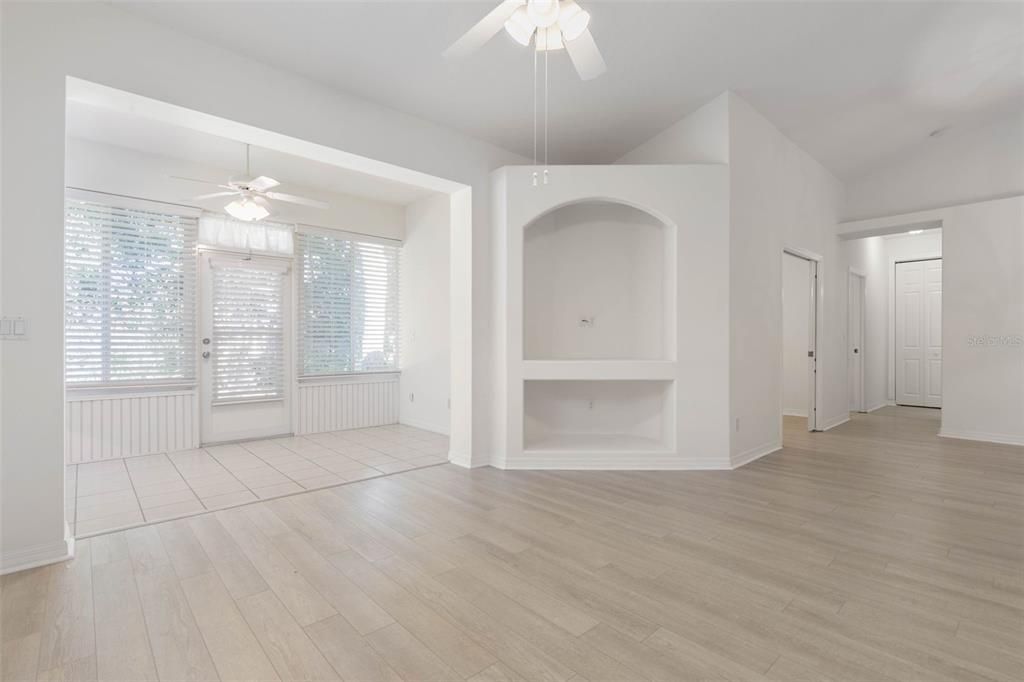 На продажу: $299,000 (3 спален, 2 ванн, 1453 Квадратных фут)