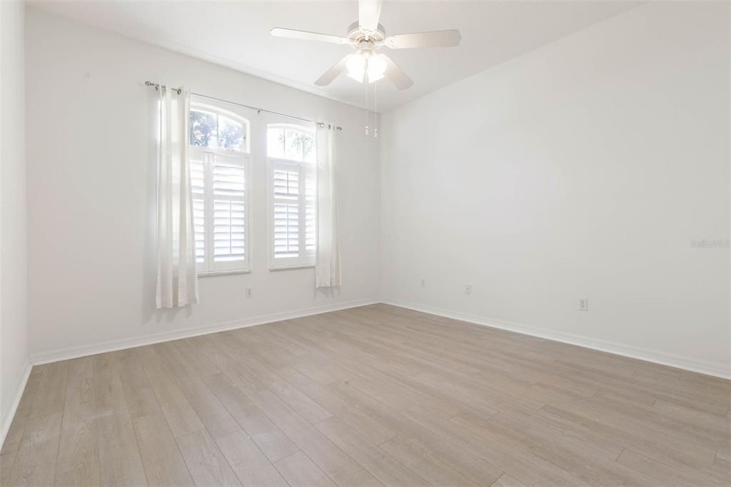 На продажу: $299,000 (3 спален, 2 ванн, 1453 Квадратных фут)