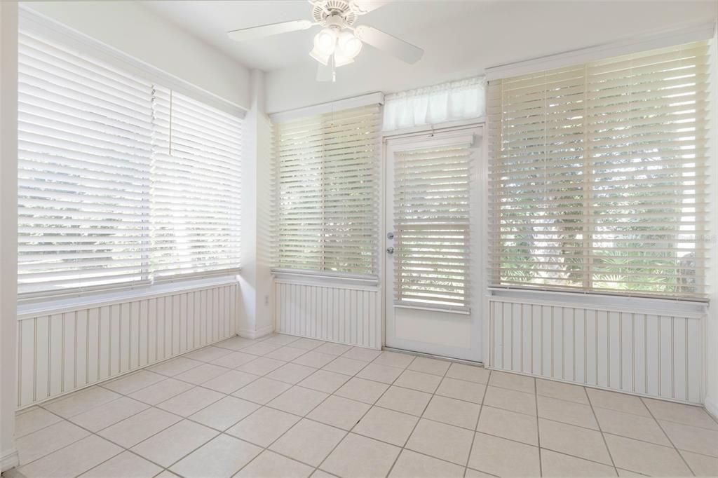 На продажу: $299,000 (3 спален, 2 ванн, 1453 Квадратных фут)