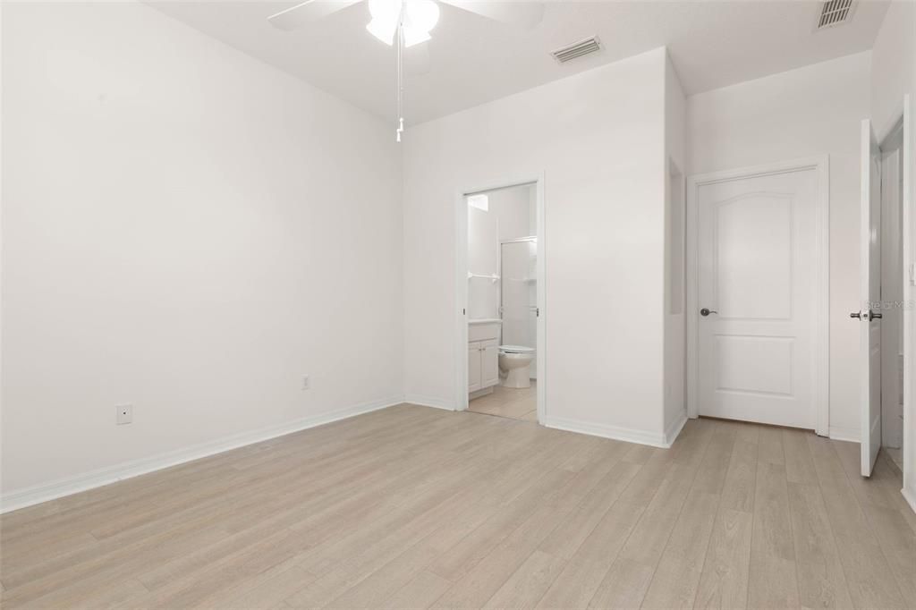 На продажу: $299,000 (3 спален, 2 ванн, 1453 Квадратных фут)