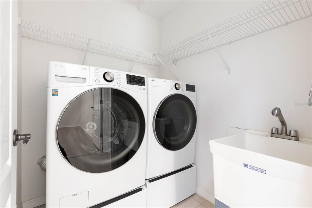 На продажу: $299,000 (3 спален, 2 ванн, 1453 Квадратных фут)