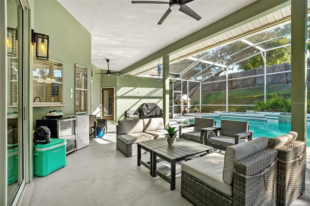 For Sale: $629,900 (4 beds, 2 baths, 2287 Square Feet)