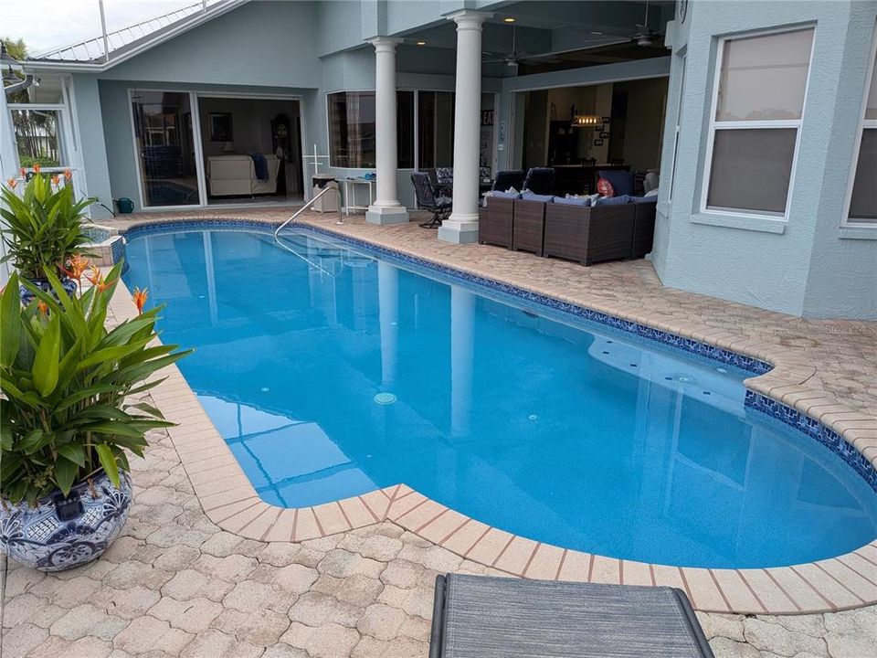 Active With Contract: $659,900 (3 beds, 2 baths, 3059 Square Feet)