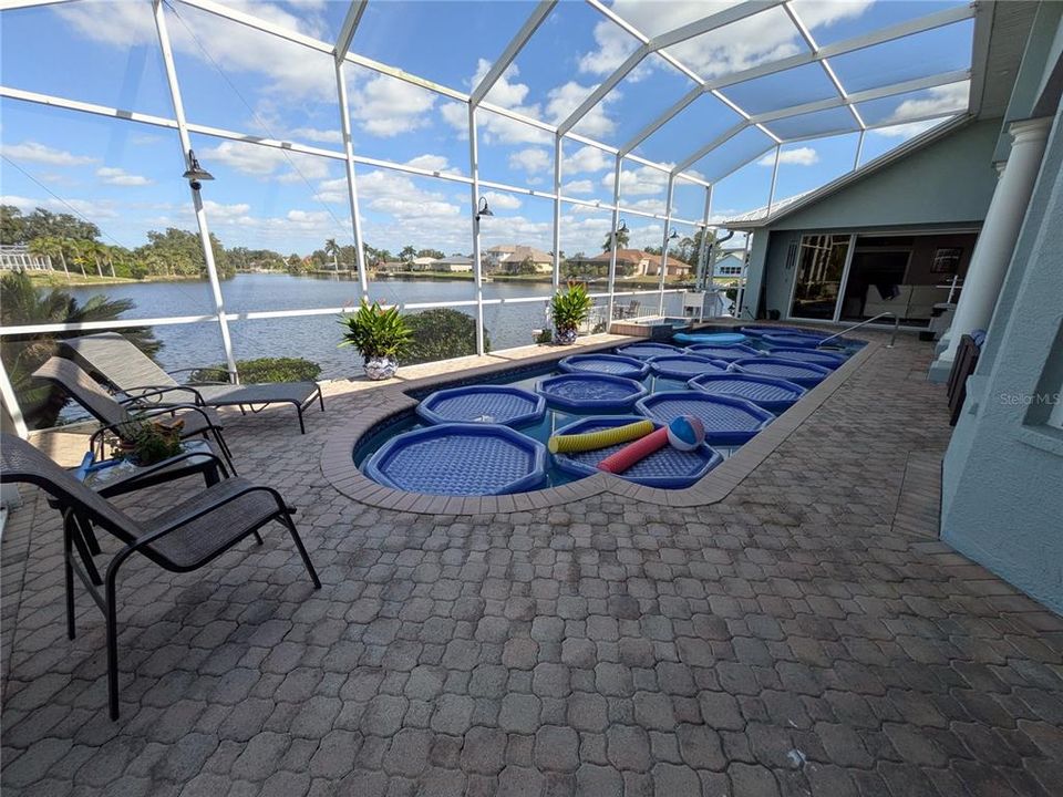 Active With Contract: $659,900 (3 beds, 2 baths, 3059 Square Feet)