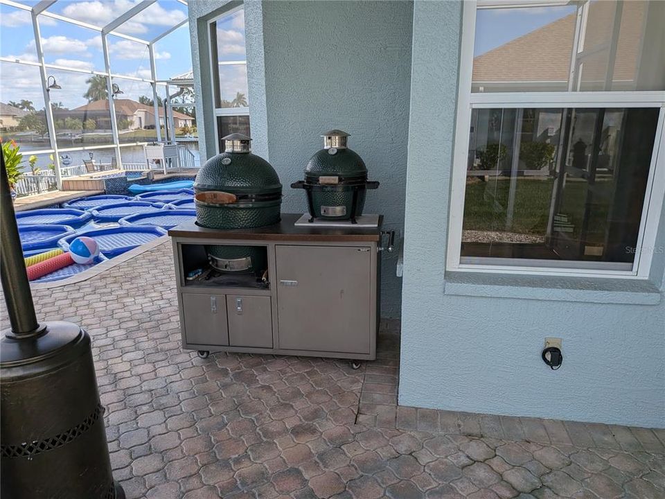 Active With Contract: $659,900 (3 beds, 2 baths, 3059 Square Feet)