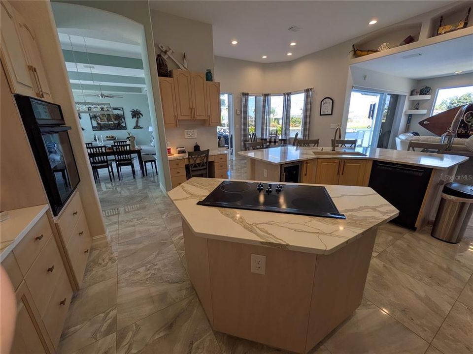 Active With Contract: $659,900 (3 beds, 2 baths, 3059 Square Feet)