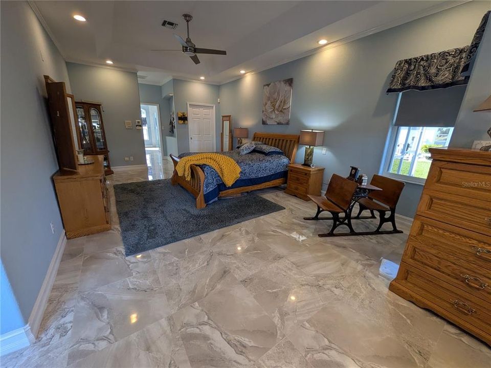 Active With Contract: $659,900 (3 beds, 2 baths, 3059 Square Feet)