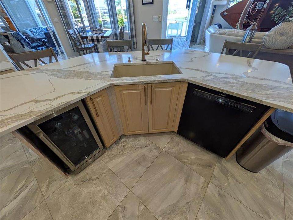 Active With Contract: $659,900 (3 beds, 2 baths, 3059 Square Feet)