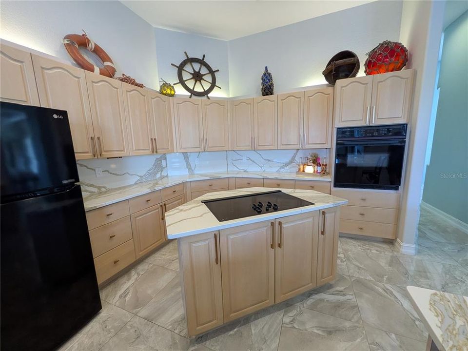 Active With Contract: $659,900 (3 beds, 2 baths, 3059 Square Feet)