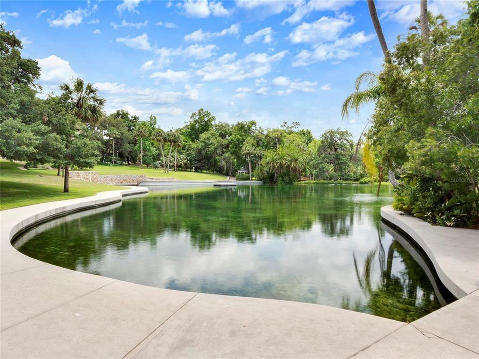 Activo con contrato: $550,000 (3 camas, 3 baños, 2828 Pies cuadrados)