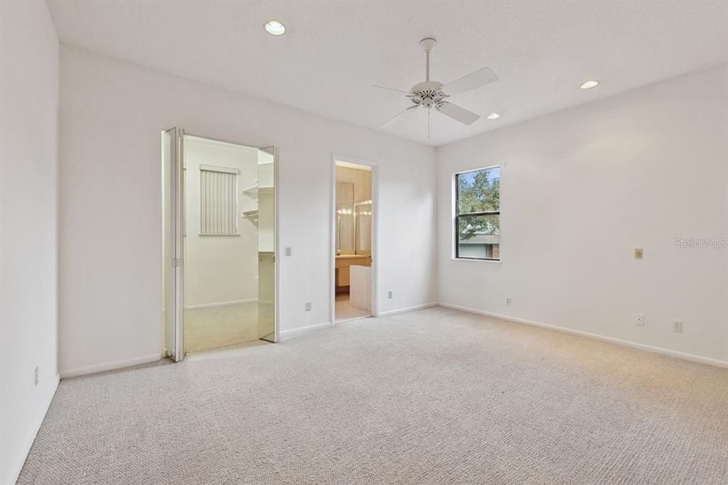 Activo con contrato: $550,000 (3 camas, 3 baños, 2828 Pies cuadrados)