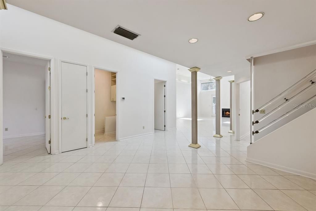 Activo con contrato: $550,000 (3 camas, 3 baños, 2828 Pies cuadrados)