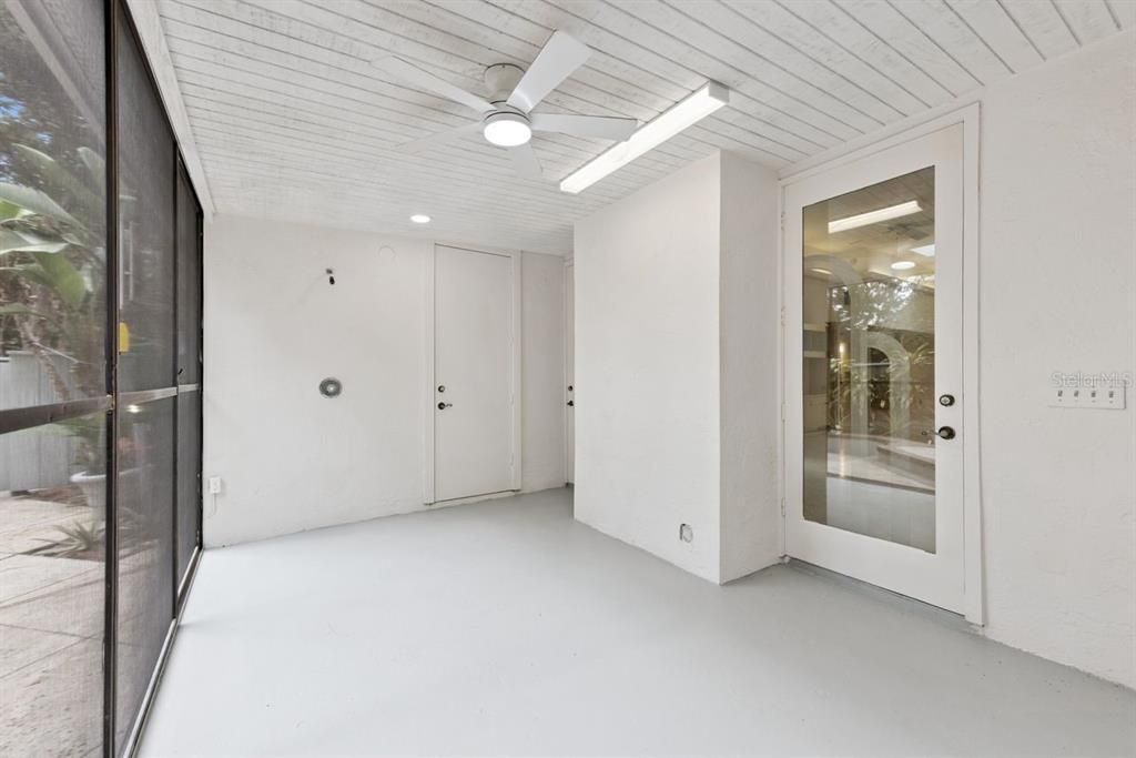 Activo con contrato: $550,000 (3 camas, 3 baños, 2828 Pies cuadrados)