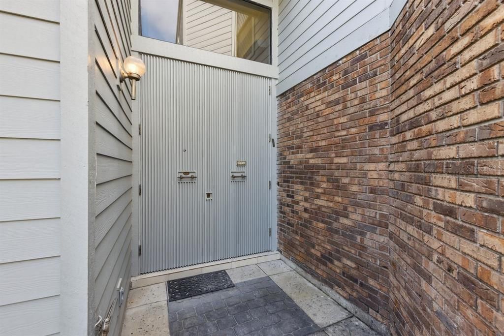 Activo con contrato: $550,000 (3 camas, 3 baños, 2828 Pies cuadrados)