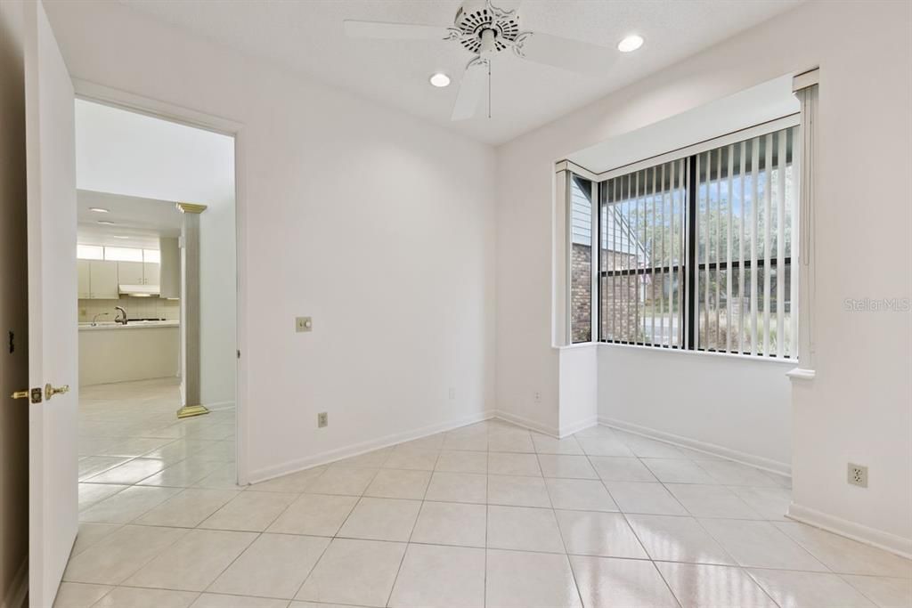 Activo con contrato: $550,000 (3 camas, 3 baños, 2828 Pies cuadrados)