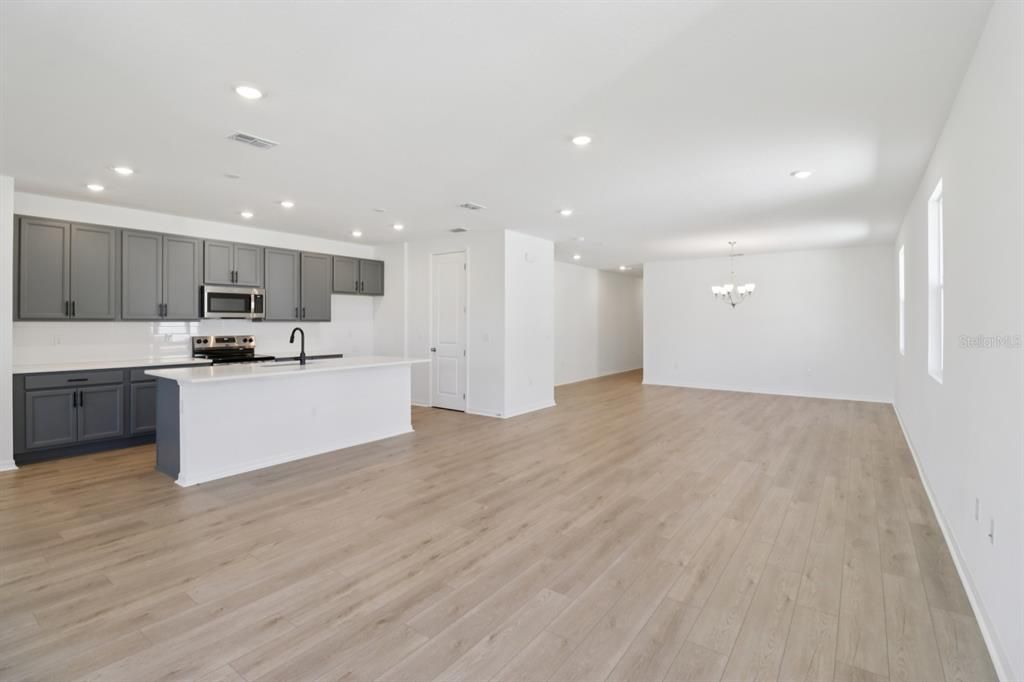 На продажу: $459,990 (4 спален, 3 ванн, 2226 Квадратных фут)