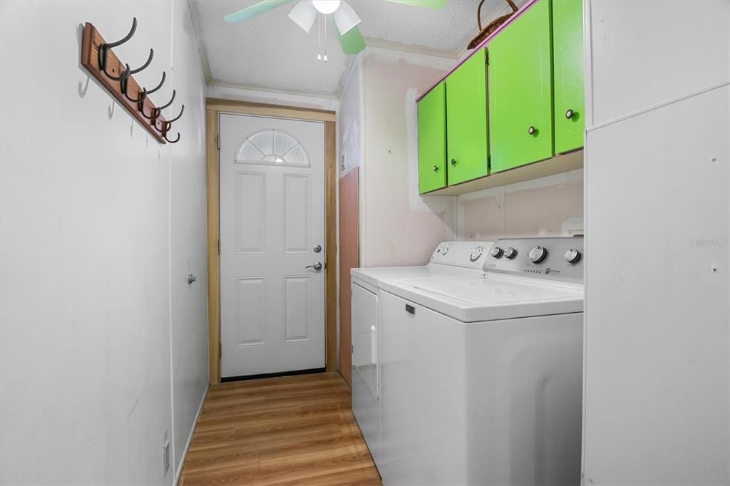 待售: $149,900 (2 贝兹, 2 浴室, 1296 平方英尺)