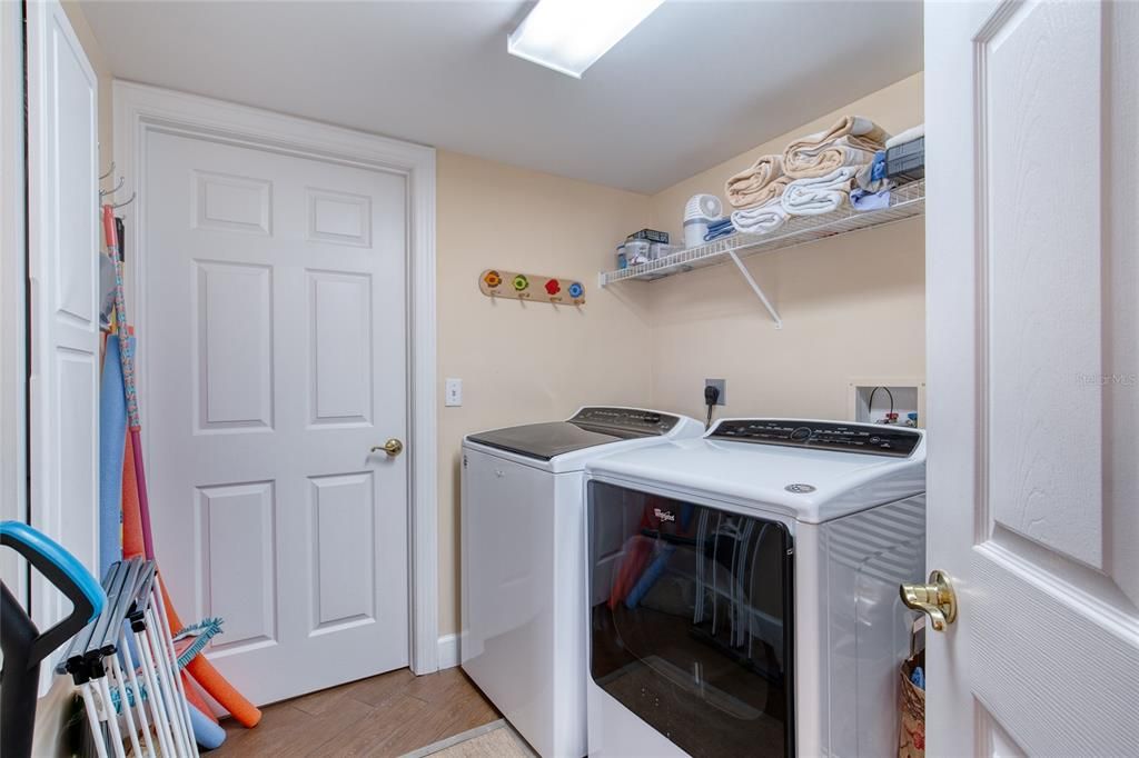 Active With Contract: $699,000 (3 beds, 3 baths, 2072 Square Feet)