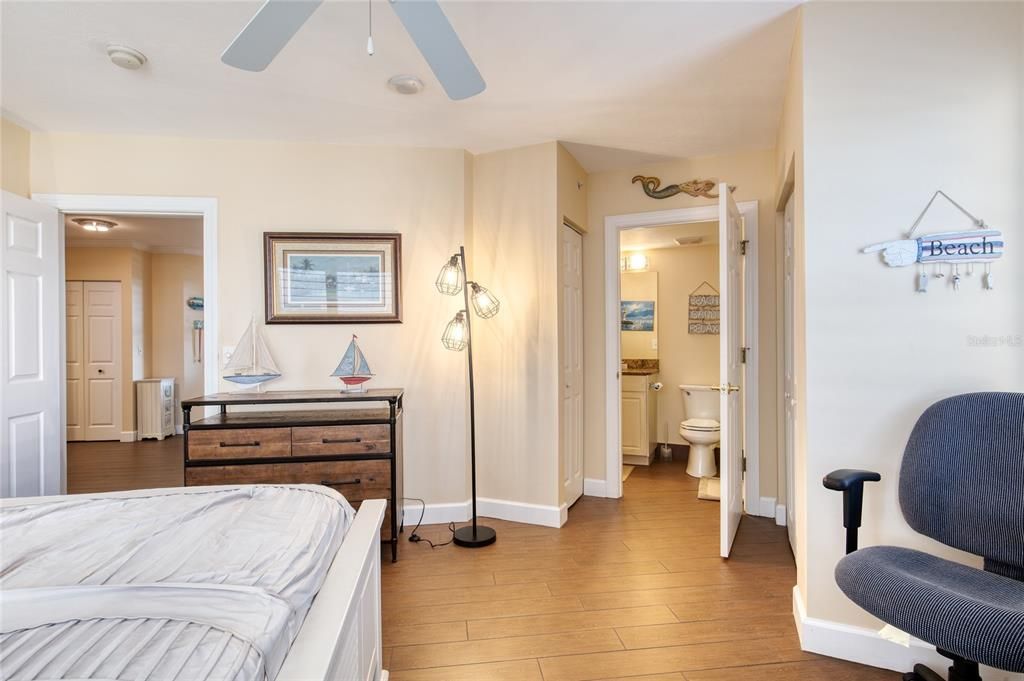 Active With Contract: $699,000 (3 beds, 3 baths, 2072 Square Feet)