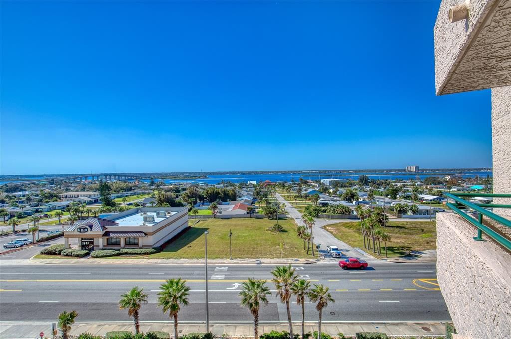 Active With Contract: $699,000 (3 beds, 3 baths, 2072 Square Feet)