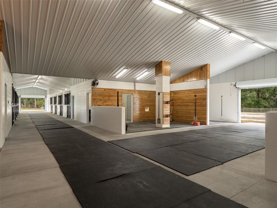 En Venta: $4,395,000 (3 camas, 2 baños, 3176 Pies cuadrados)