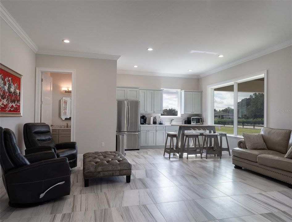 En Venta: $4,395,000 (3 camas, 2 baños, 3176 Pies cuadrados)