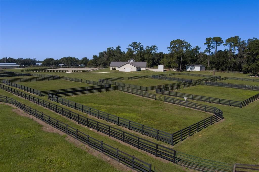 En Venta: $4,395,000 (3 camas, 2 baños, 3176 Pies cuadrados)