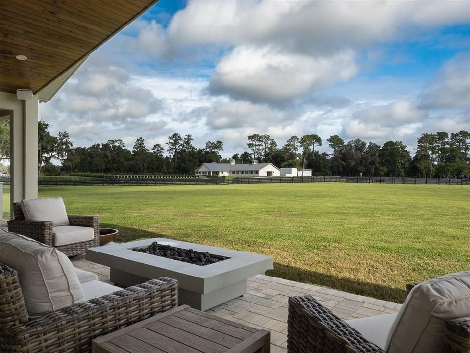 En Venta: $4,395,000 (3 camas, 2 baños, 3176 Pies cuadrados)