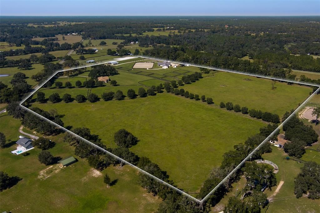 En Venta: $4,395,000 (3 camas, 2 baños, 3176 Pies cuadrados)