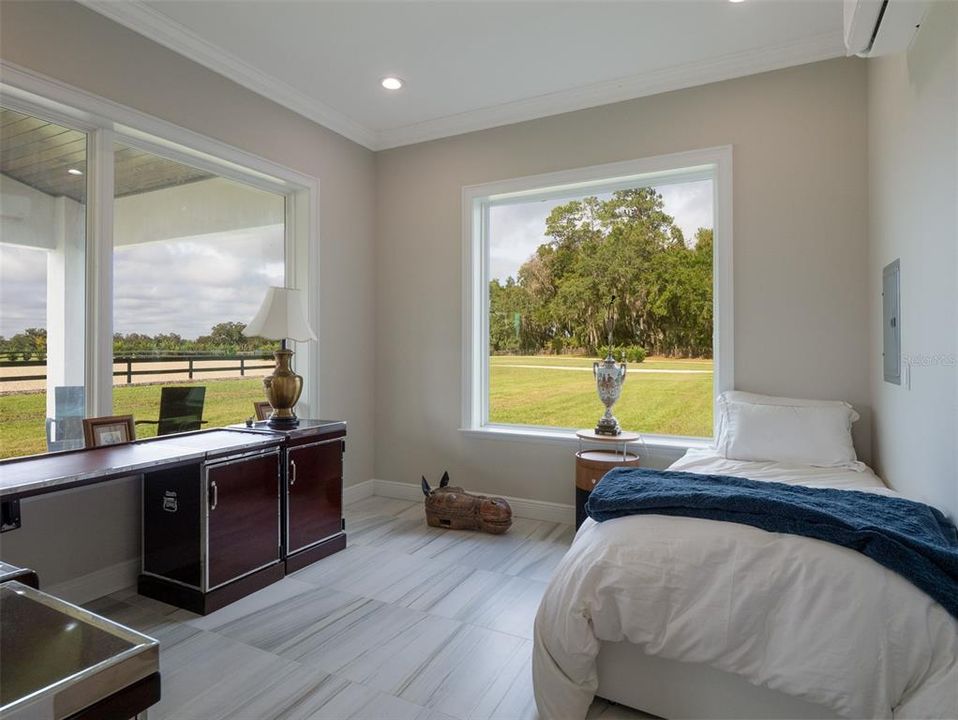 En Venta: $4,395,000 (3 camas, 2 baños, 3176 Pies cuadrados)