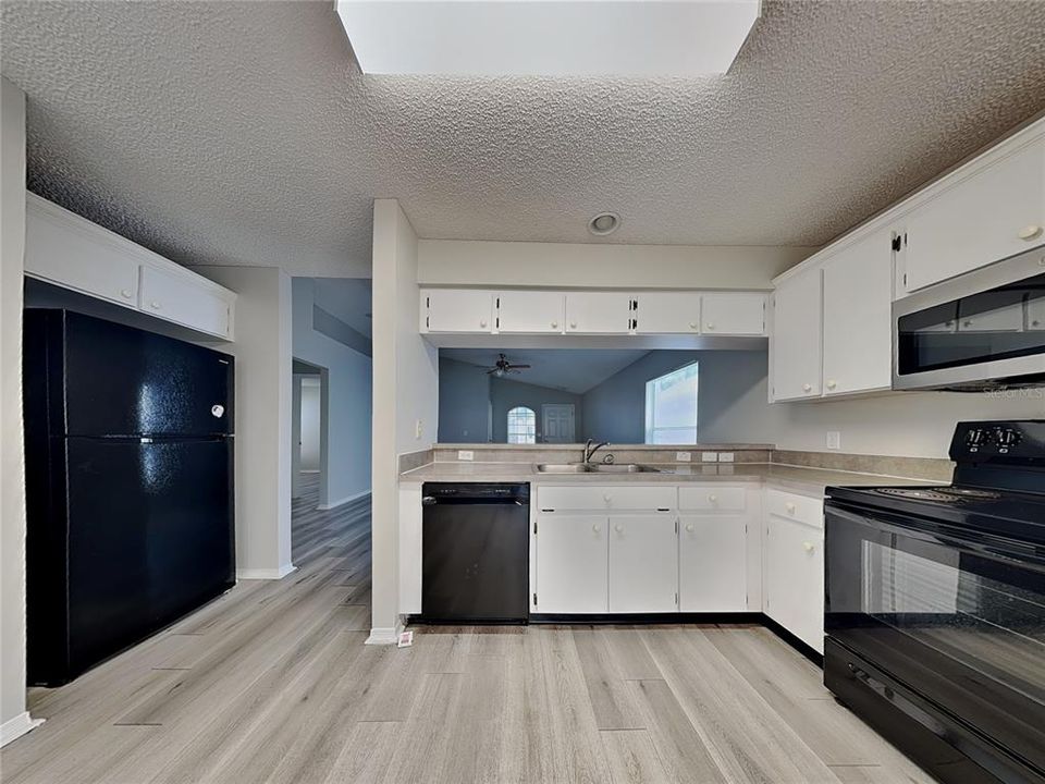 For Rent: $2,050 (3 beds, 2 baths, 1340 Square Feet)