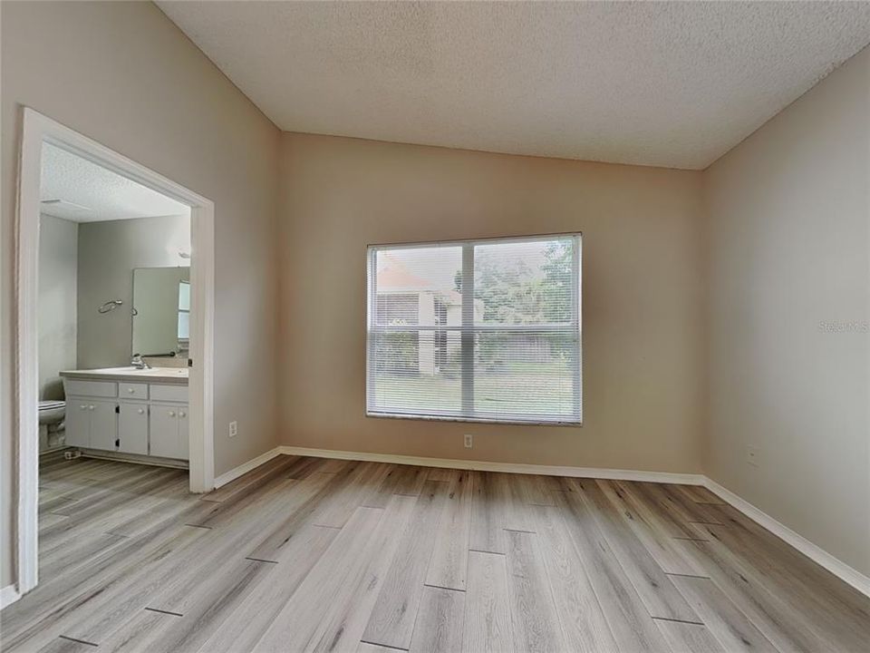 For Rent: $2,050 (3 beds, 2 baths, 1340 Square Feet)