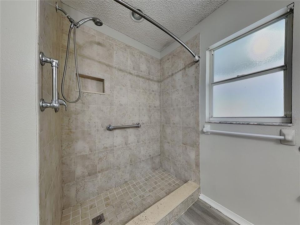 For Rent: $2,050 (3 beds, 2 baths, 1340 Square Feet)