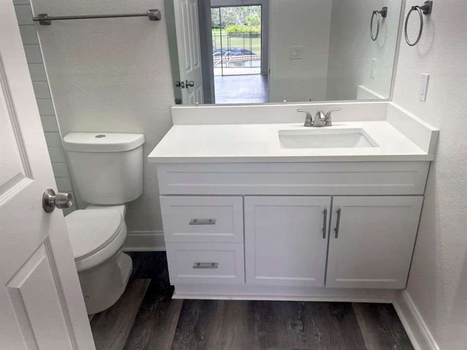 合同活跃: $684,900 (4 贝兹, 3 浴室, 2344 平方英尺)