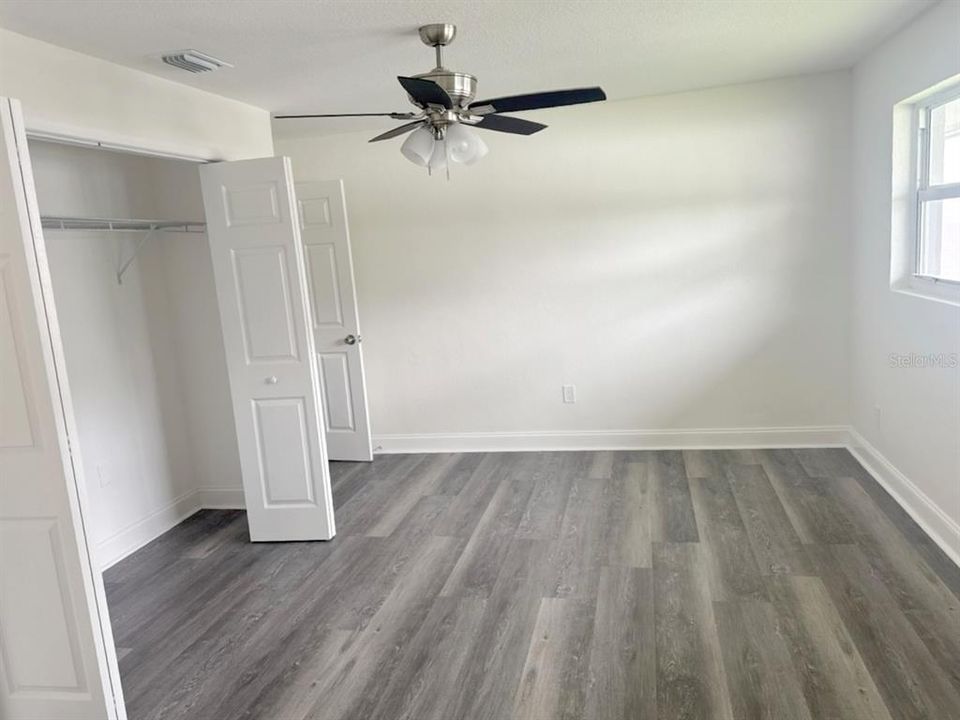 合同活跃: $684,900 (4 贝兹, 3 浴室, 2344 平方英尺)