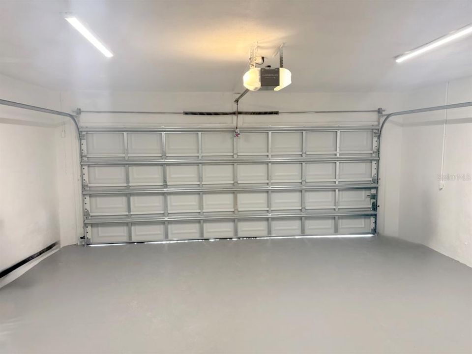 合同活跃: $684,900 (4 贝兹, 3 浴室, 2344 平方英尺)