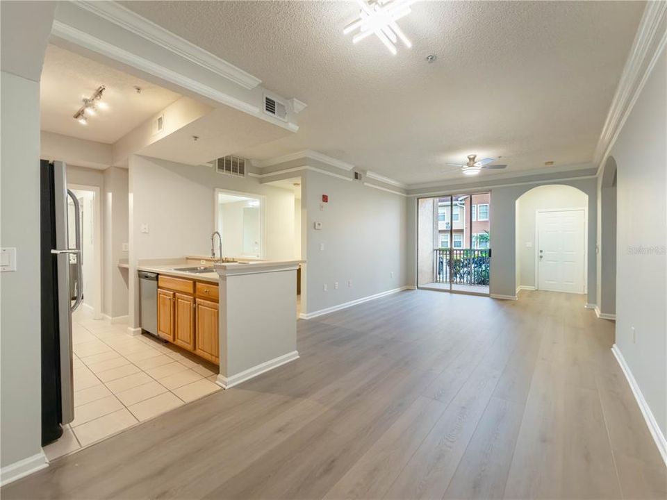 For Sale: $219,000 (1 beds, 1 baths, 790 Square Feet)