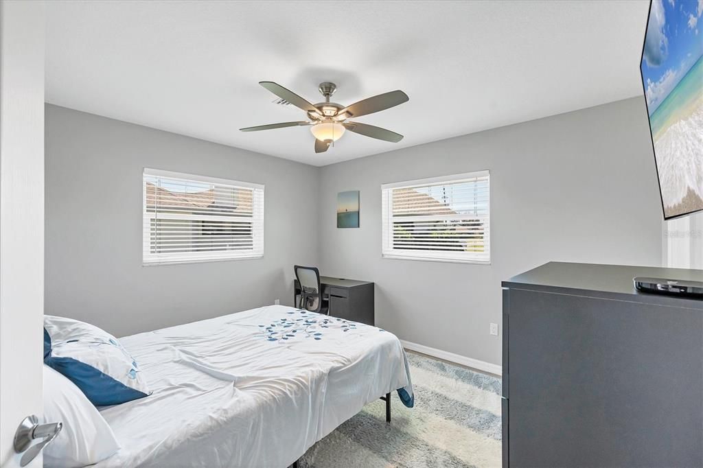 На продажу: $460,000 (4 спален, 2 ванн, 2219 Квадратных фут)