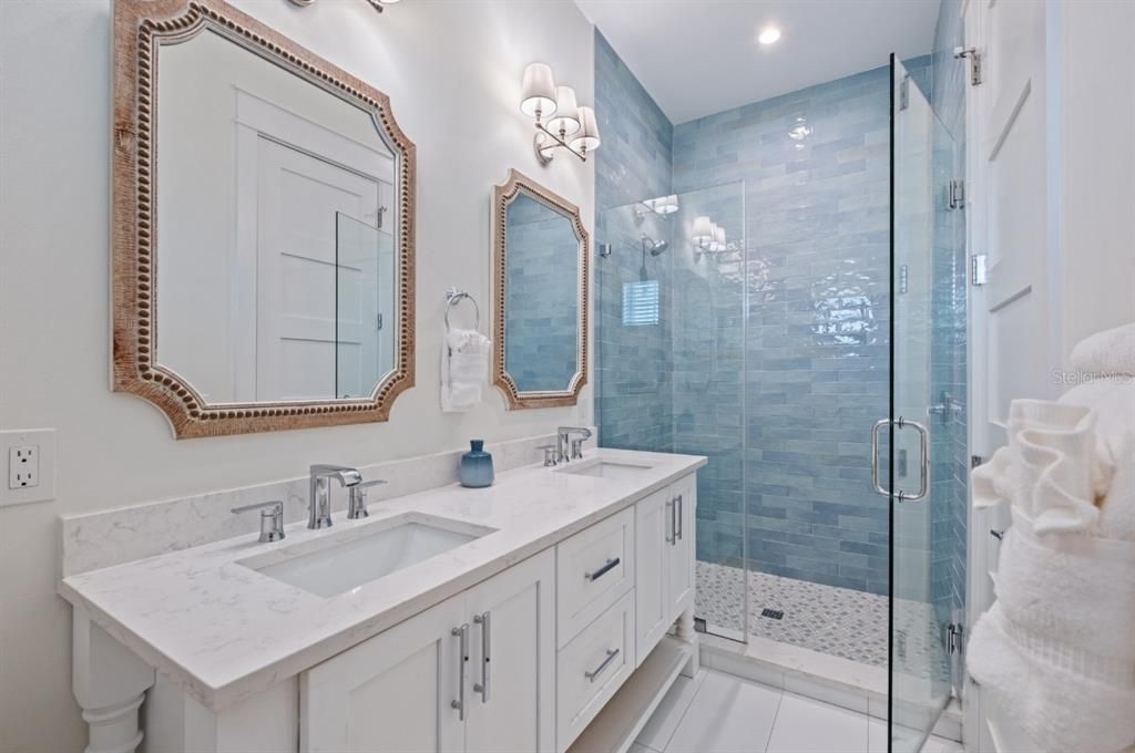 For Sale: $3,590,000 (6 beds, 6 baths, 3545 Square Feet)