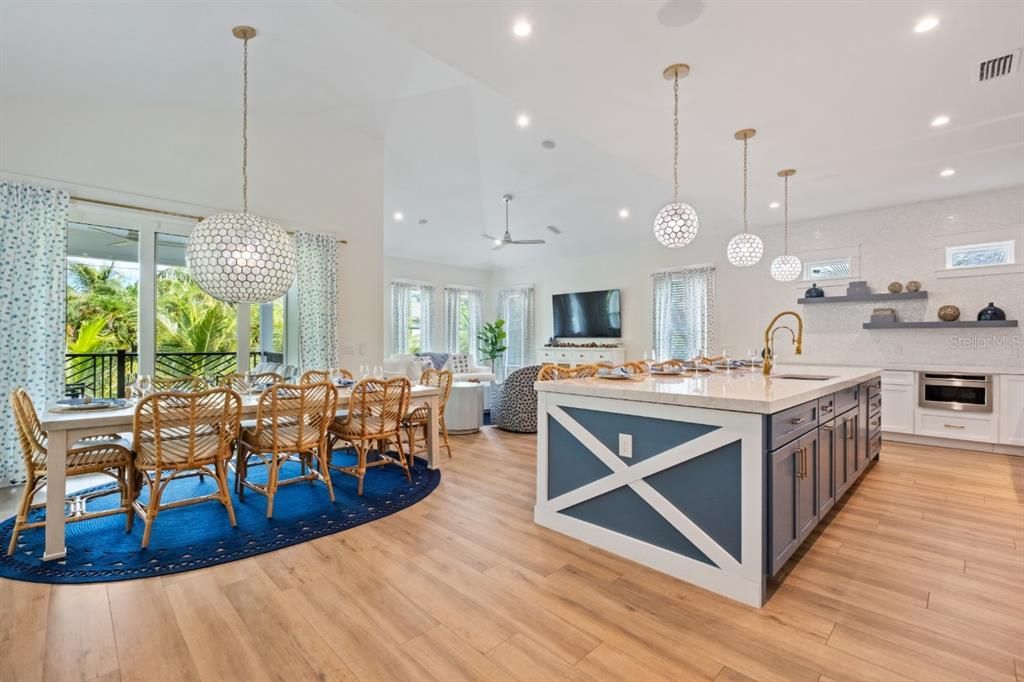 For Sale: $3,590,000 (6 beds, 6 baths, 3545 Square Feet)