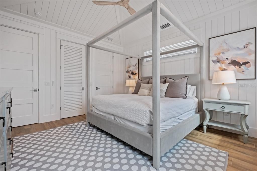 For Sale: $3,590,000 (6 beds, 6 baths, 3545 Square Feet)