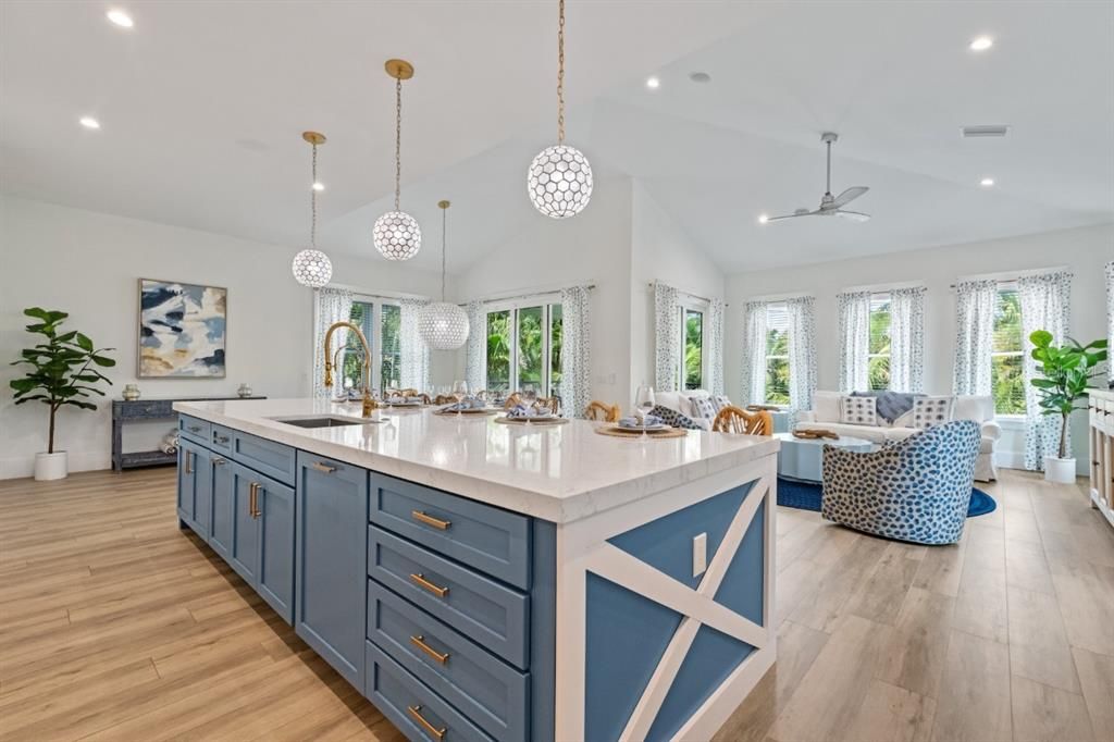 For Sale: $3,590,000 (6 beds, 6 baths, 3545 Square Feet)