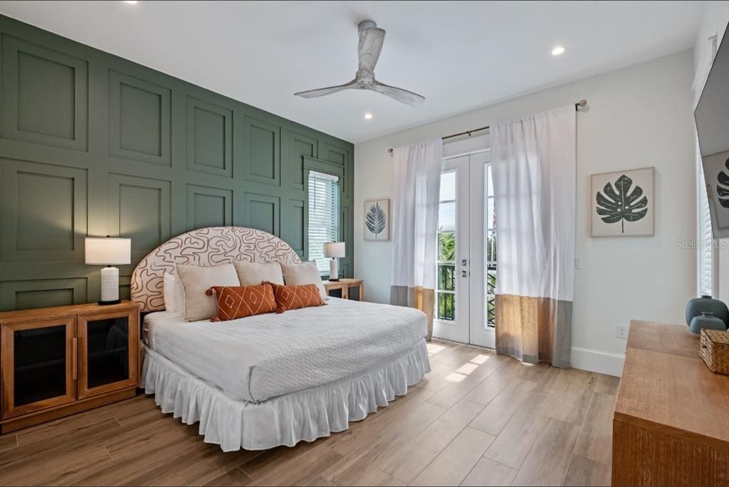 For Sale: $3,590,000 (6 beds, 6 baths, 3545 Square Feet)