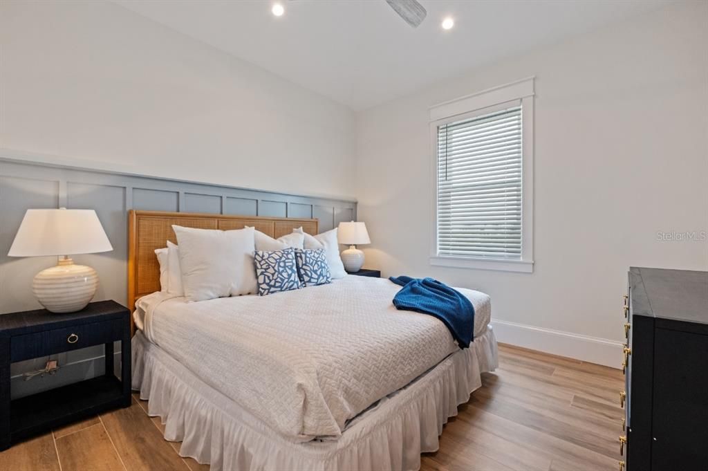 For Sale: $3,590,000 (6 beds, 6 baths, 3545 Square Feet)